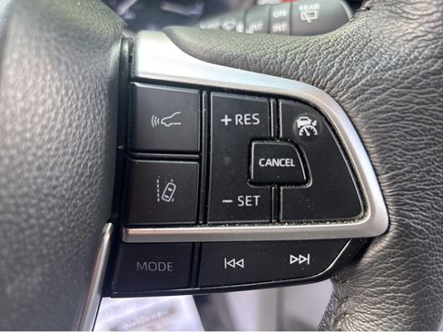 Used 2024 Toyota Sienna XLE image 27