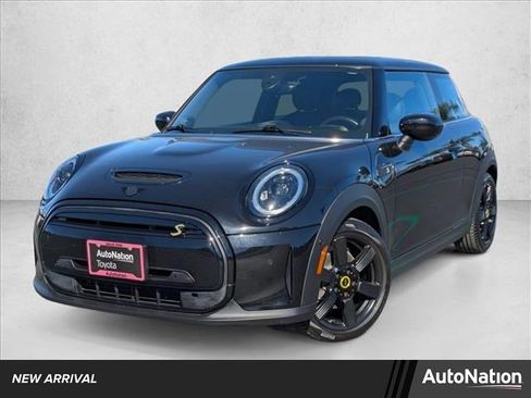 Used 2022 MINI Cooper SE image 1