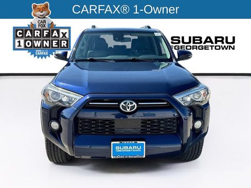 Used 2020 Toyota 4Runner SR5 Premium w/ Moonroof Package RWD image 2