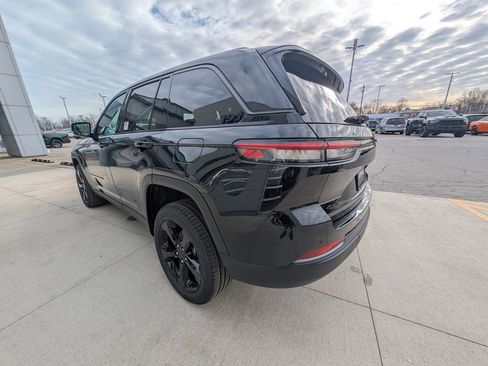 New 2026 Jeep Grand Cherokee Limited w/ Limited Altitude Package image 6