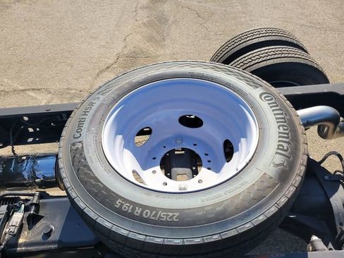 New 2024 Ford F550 4x4 Regular Cab Super Duty image 12