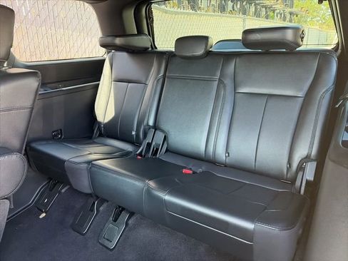 Used 2020 Ford Expedition XLT w/ Equipment Group 202A image 10