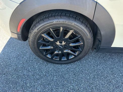 Used 2019 MINI Cooper S image 5