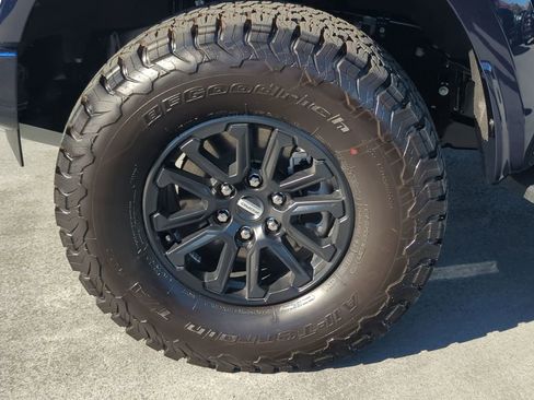 Used 2025 Ford F150 Raptor image 9