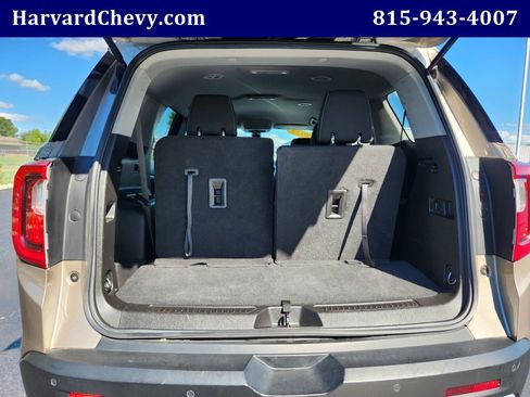 Used 2023 GMC Acadia SLE image 32