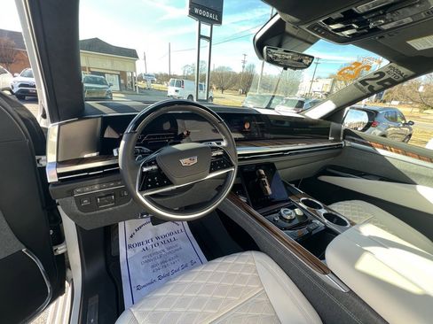 Certified 2025 Cadillac Escalade Sport Platinum image 24