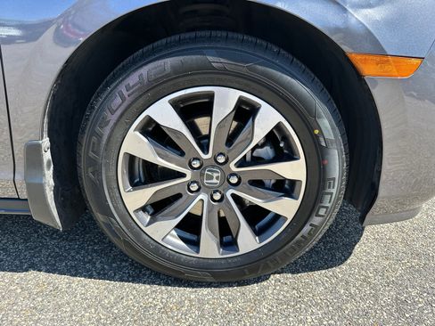 Used 2023 Honda Odyssey EX-L image 10