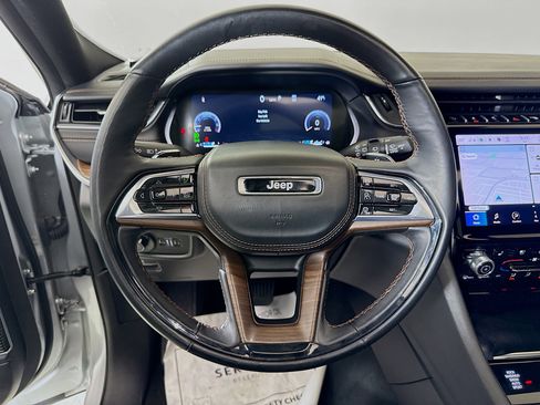 Used 2024 Jeep Grand Cherokee L Summit w/ High Altitude Package image 12