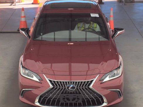 Used 2023 Lexus ES 300h w/ Premium Package FWD image 4