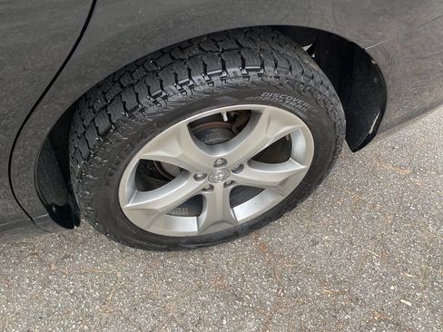 Used 2015 Toyota Venza XLE image 9