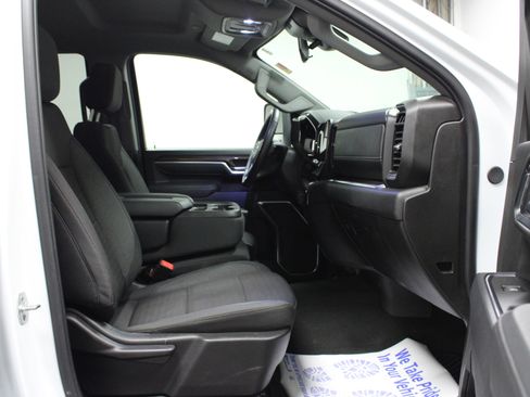 Used 2025 Chevrolet Silverado 2500 LT w/ Convenience Package image 16