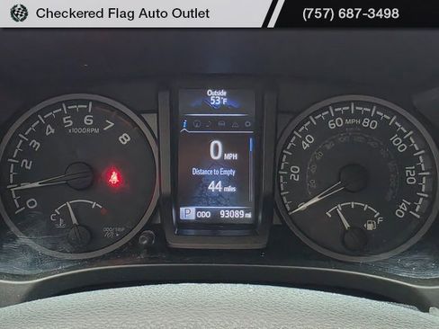 Used 2018 Toyota Tacoma TRD Sport image 12