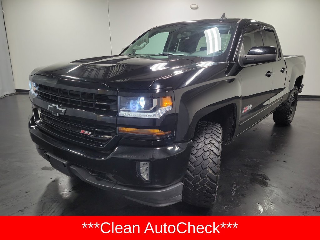 Used 2018 Chevrolet Silverado 1500 LT w/ Midnight Edition AWD/4WD image 5