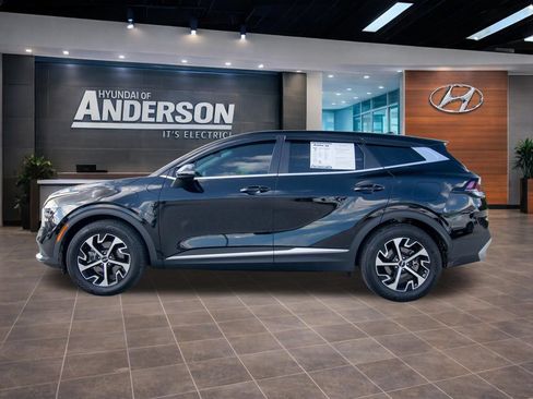 Used 2025 Kia Sportage EX FWD image 5