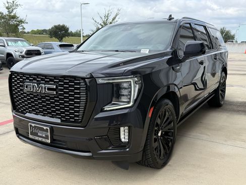 Used 2024 GMC Yukon XL Denali w/ Advanced Technology Package AWD/4WD image 3