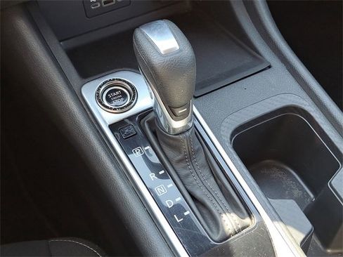 Used 2022 Nissan Sentra SV w/ Trunk Package image 16