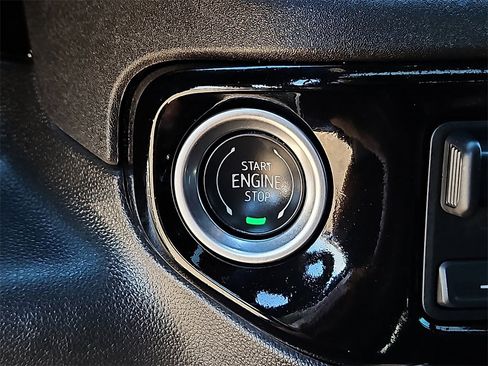 Used 2025 Chevrolet Silverado 1500 ZR2 w/ Technology Package image 27