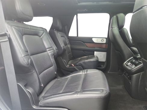 Used 2021 Lincoln Navigator Reserve image 29