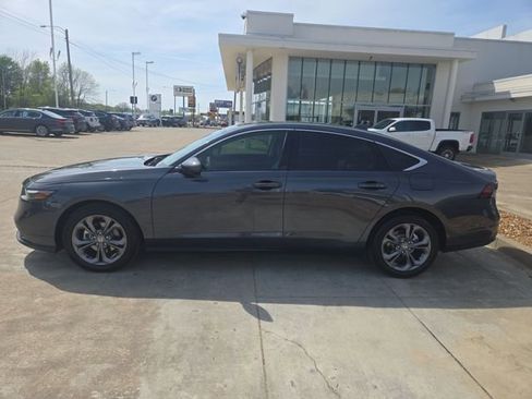 Used 2024 Honda Accord EX image 2
