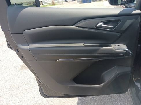 Used 2026 Chevrolet Traverse LT FWD image 14