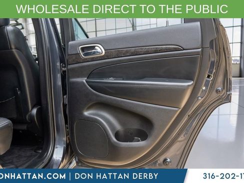 Used 2012 Jeep Grand Cherokee Laredo AWD/4WD image 24