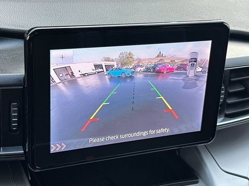 Certified 2022 Ford Explorer XLT w/ Equipment Group 202A image 18