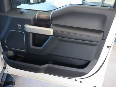 Used 2022 Ford F250 Lariat w/ Black Appearance Package image 54