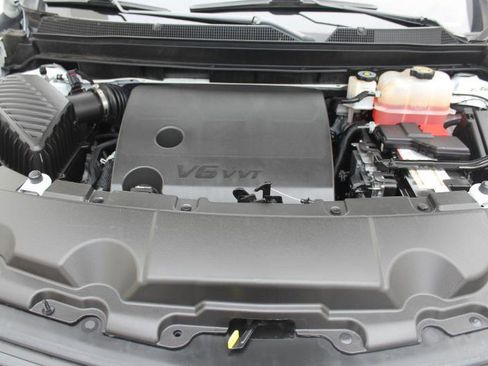 Used 2023 Chevrolet Traverse LT FWD image 48