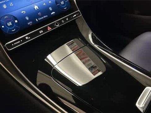 Certified 2025 Mercedes-Benz GLC 300 4MATIC image 21