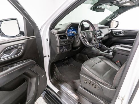 Used 2022 Chevrolet Suburban RST w/ Luxury Package AWD/4WD image 12