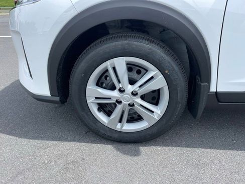 New 2025 Nissan Kicks Play S image 9