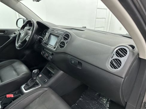 Used 2016 Volkswagen Tiguan SE image 27