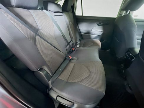 Certified 2023 Toyota Highlander LE image 25