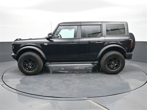 Used 2022 Ford Bronco Wildtrak image 2