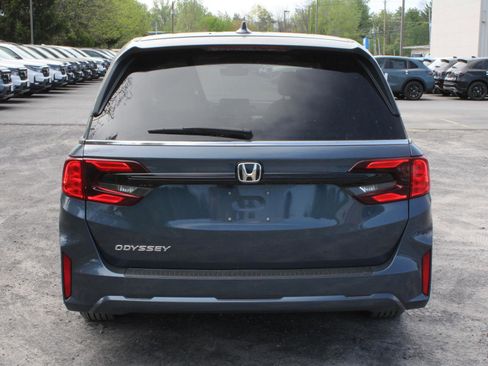 Certified 2026 Honda Odyssey EX-L image 6