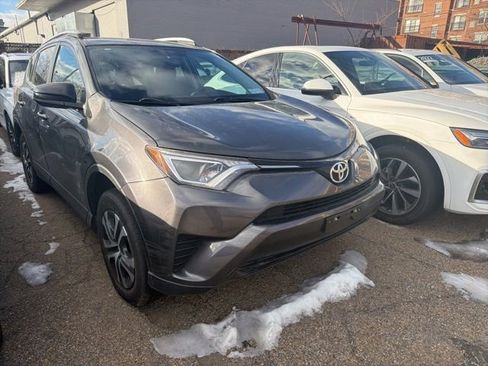 Used 2016 Toyota RAV4 LE image 2