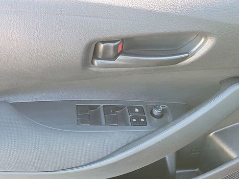 Used 2022 Toyota Corolla LE image 22
