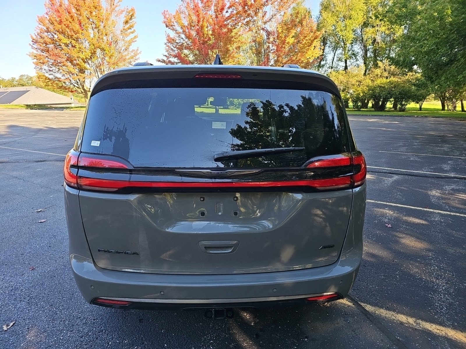 Used 2023 Chrysler Pacifica Touring-L w/ Road Tripper Package AWD/4WD image 5