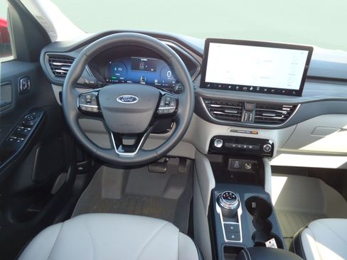 Used 2025 Ford Escape Platinum w/ Premium Technology Package AWD/4WD image 13