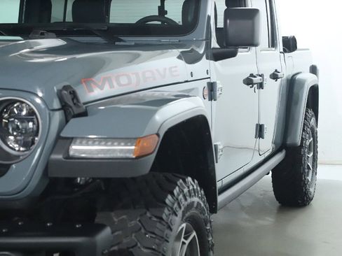 Used 2025 Jeep Gladiator Mojave AWD/4WD image 4
