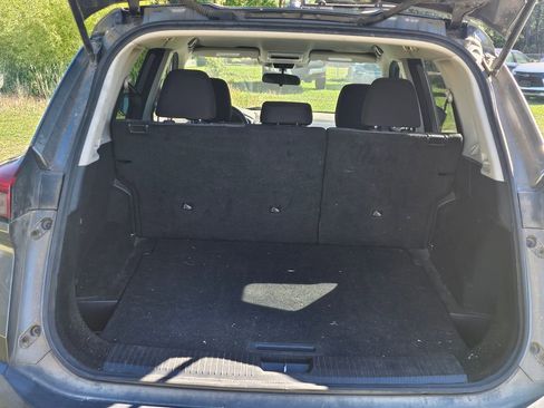 Used 2021 Nissan Rogue S FWD image 17