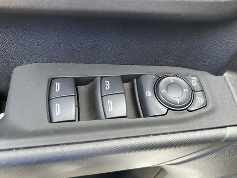 Used 2025 Chevrolet Silverado 1500 Custom Trail Boss AWD/4WD image 15
