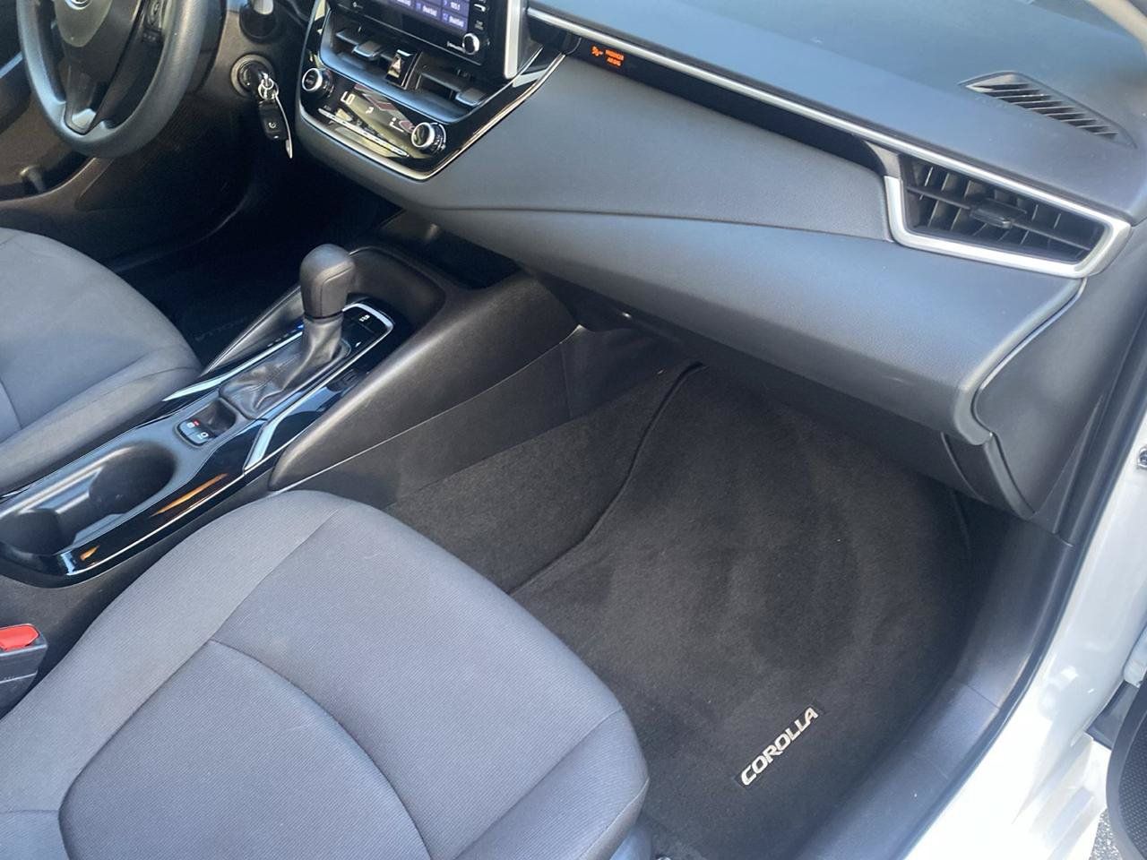 Used 2021 Toyota Corolla LE w/ Carpet Mat Package (TMS) FWD image 20
