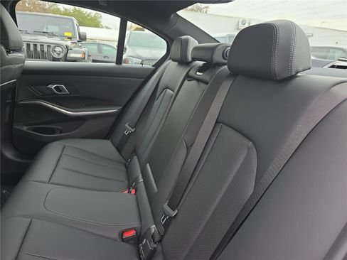 Used 2025 BMW 330i Sedan image 12