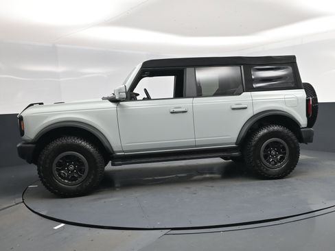 Used 2023 Ford Bronco Outer Banks w/ Sasquatch Package image 3