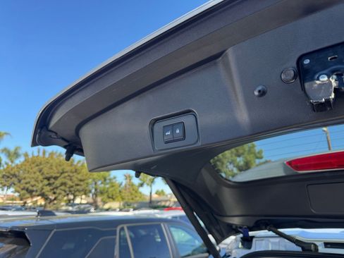 Used 2025 Nissan Rogue SV image 23