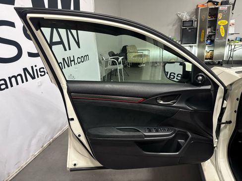 Used 2019 Honda Civic Type R image 9