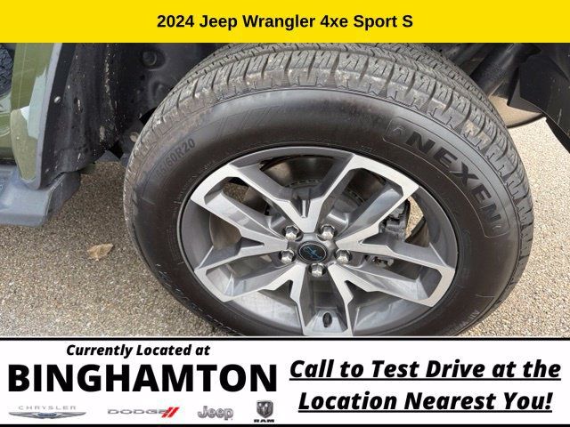 Used 2024 Jeep Wrangler Unlimited w/ Convenience Group AWD/4WD image 26