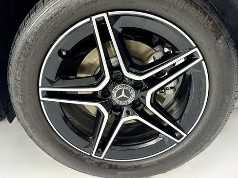 Used 2024 Mercedes-Benz GLB 250 image 32