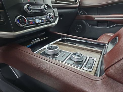 Used 2022 Ford Expedition Max Limited image 41